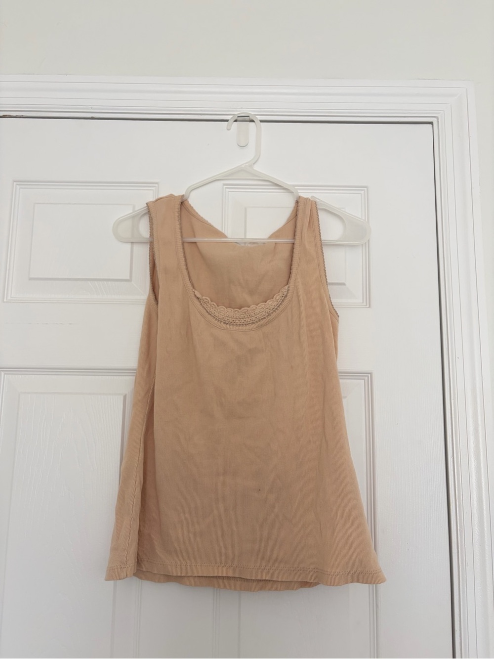 Liz Claiborne Beige Scoop Neck Tank Top with Lace Trim